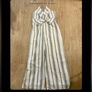 Gilli jumpsuit size medium